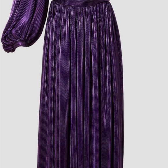 Bronx and Banco size XS
Purple Florence Gown / Elegant Purple One-Shoulder Dress - Picture 3 of 17